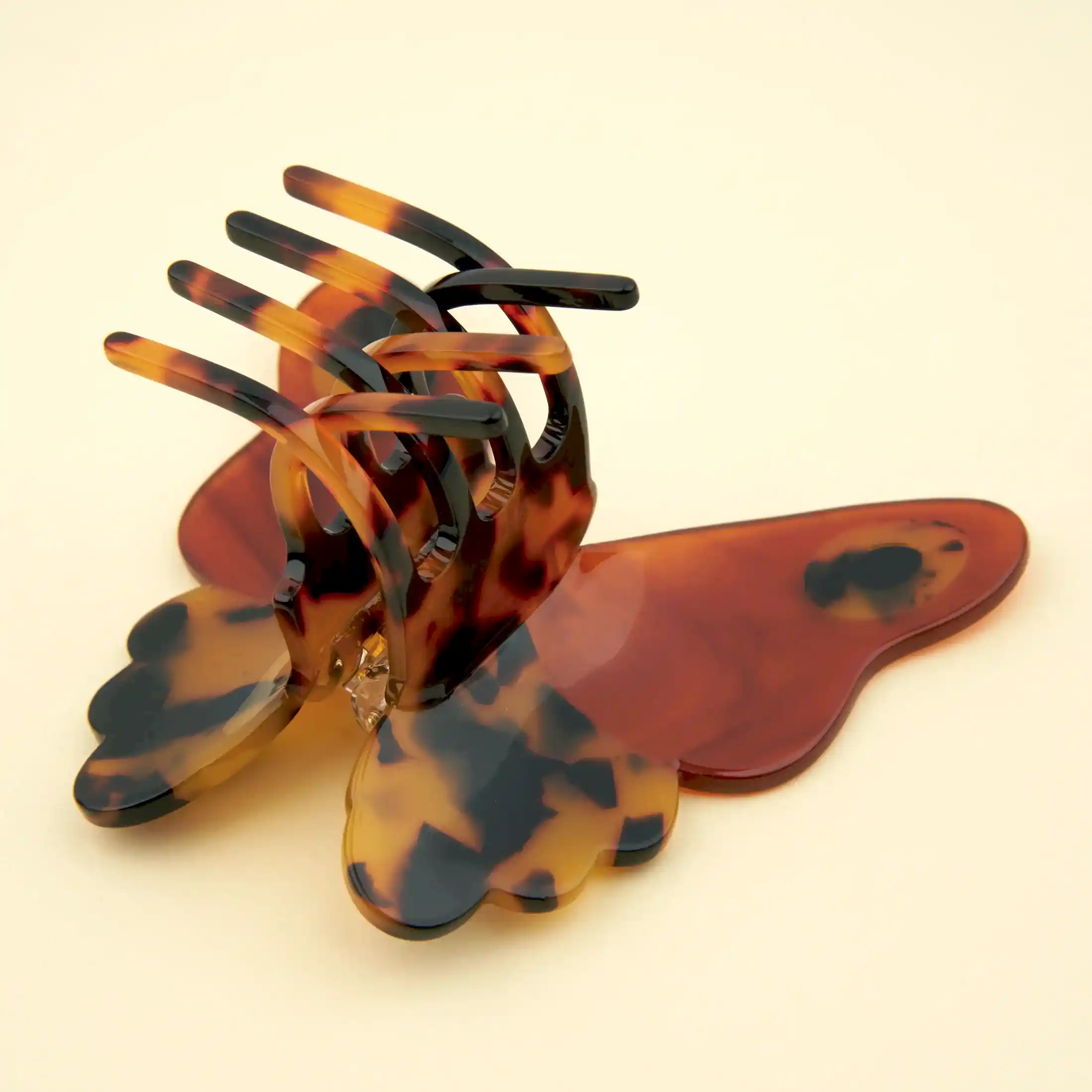 Moth Hair Claw