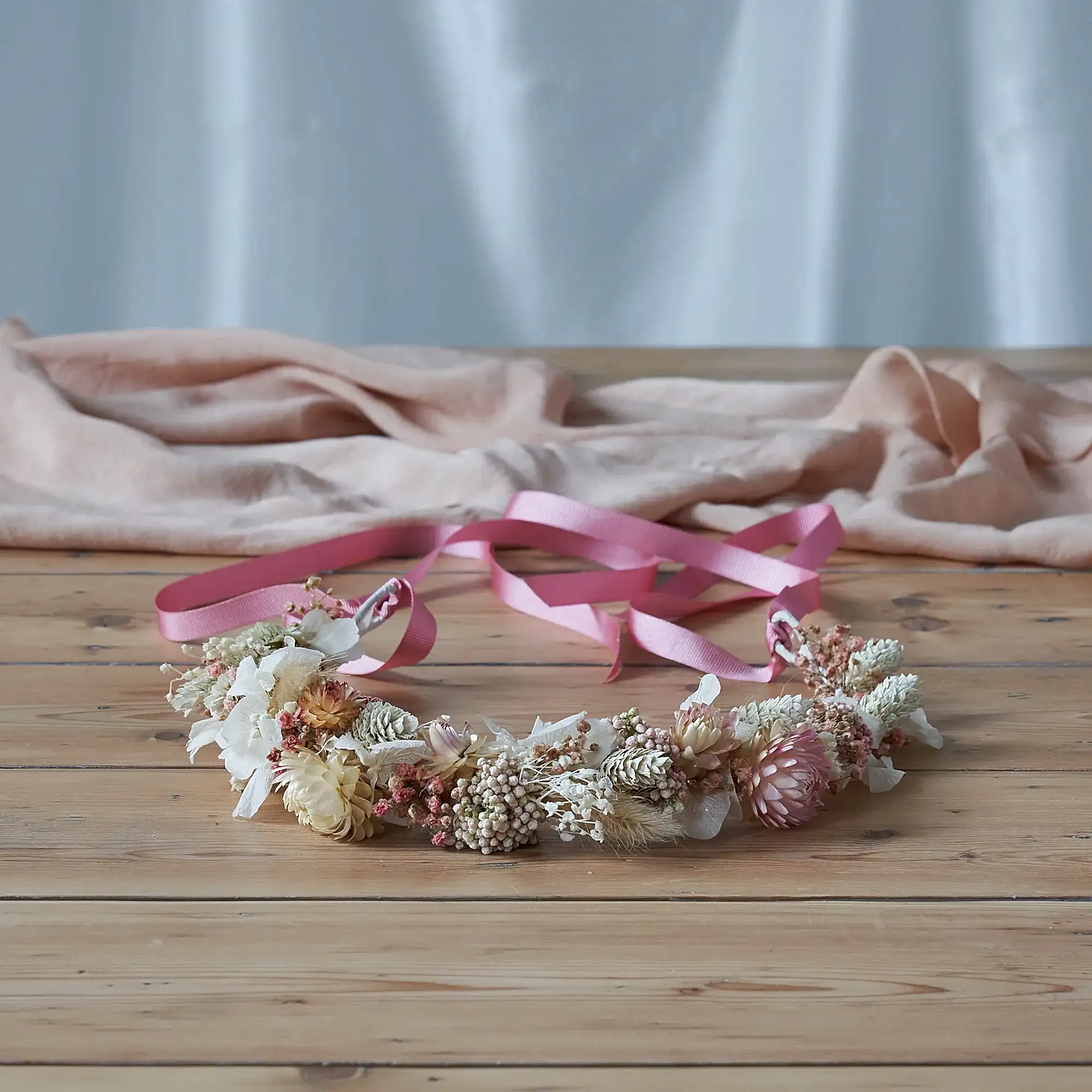 Dried flower crown : blush pink